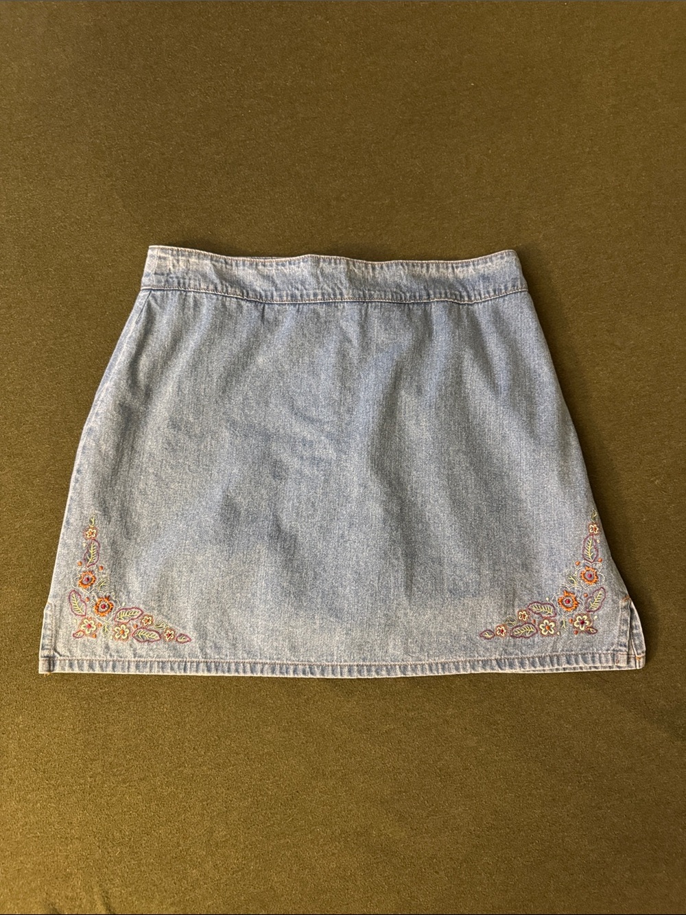 VINTAGE | Light Wash Denim Mini Skirt with Floral Embroidery